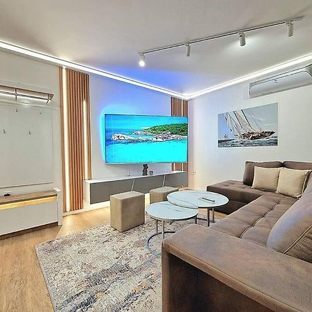 Luxury Apartment. 75 Inches Tv Varna Exterior photo