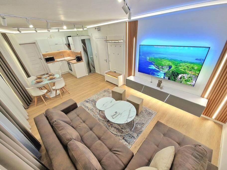 Luxury Apartment. 75 Inches Tv Varna Exterior photo