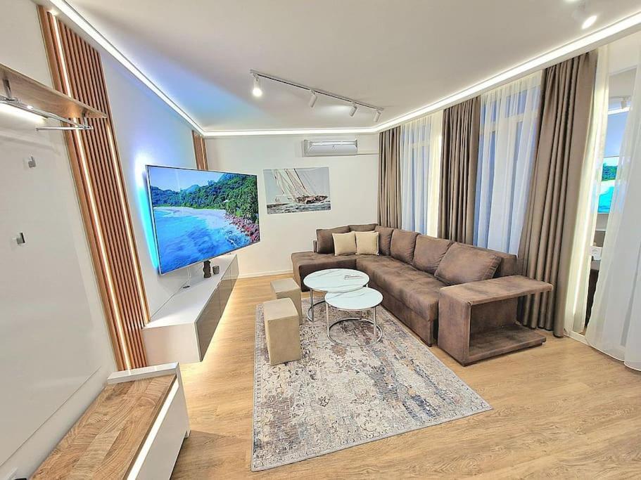 Luxury Apartment. 75 Inches Tv Varna Exterior photo