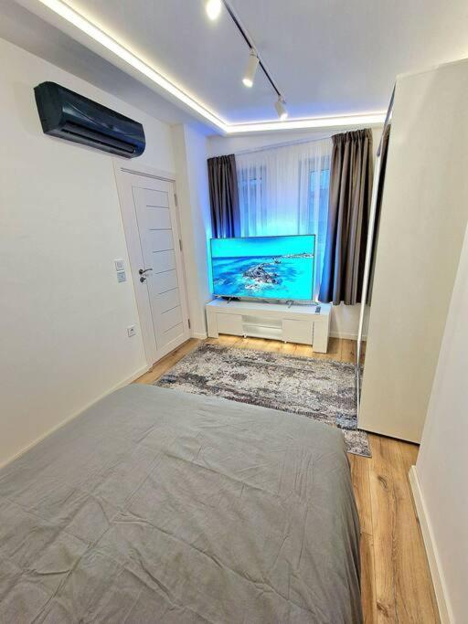 Luxury Apartment. 75 Inches Tv Varna Exterior photo