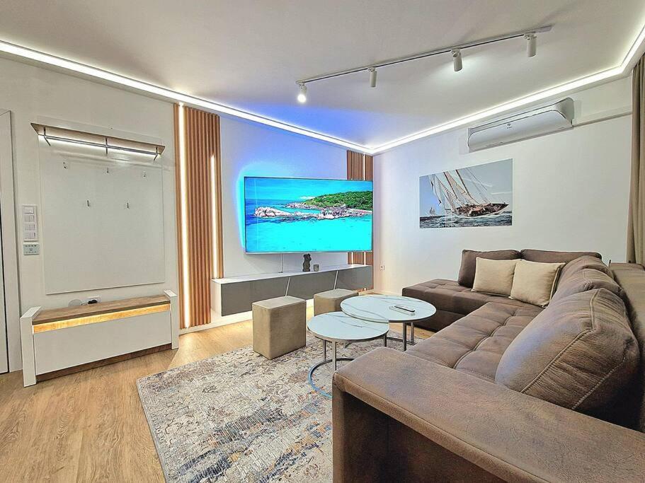 Luxury Apartment. 75 Inches Tv Varna Exterior photo