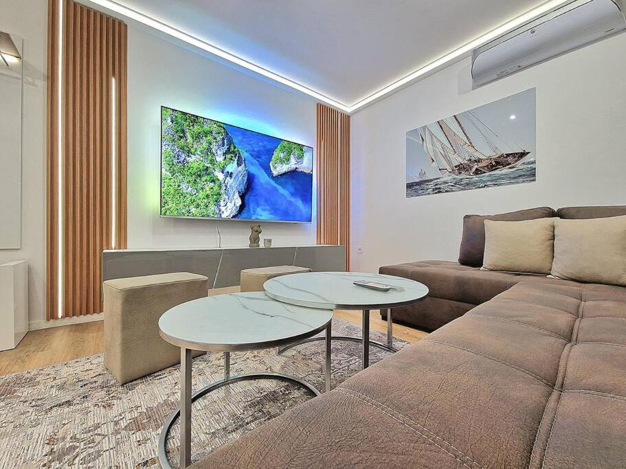 Luxury Apartment. 75 Inches Tv Varna Exterior photo
